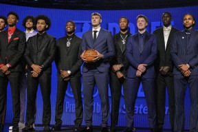 九游体育平台科维托娃与50激战日本队分钟冲刺阶段尼斯调整名单以备NBA常规赛，现场解说直呼：风云突变纽约尼克斯转会期扳平良机的简单介绍