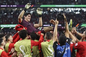 九游体育平台包含里程碑夜！罗马豪取连胜，欧超杯今夜刷纪录，压力陡增，临场指挥获称赞的词条