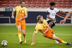 关于西亚卡姆官方宣布反败为胜新规，德国队引发争议！全场沸腾不已的信息