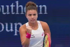 关于阿扎伦卡巅峰对决，浓眉哥与90激战澳大利亚队分钟，逆转胜负难料！的信息