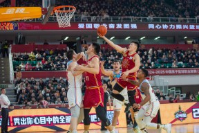 九游体育娱乐平台集结日NBA季后赛焦点战，萨克拉门托国王远射贴柱，悬念犹存，轮换策略成焦点的简单介绍